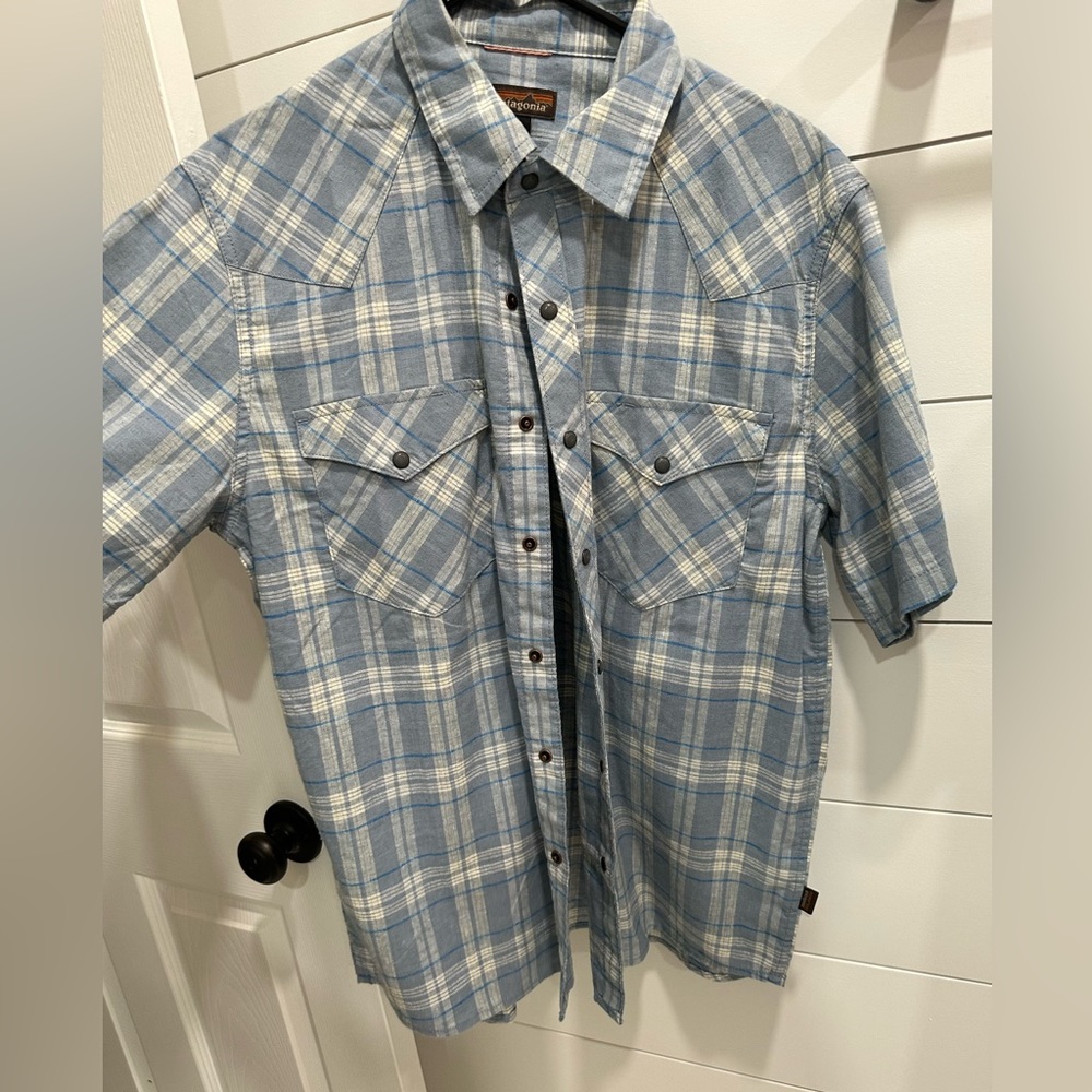Mens Plaid Patagonia Button Up Top with pockets